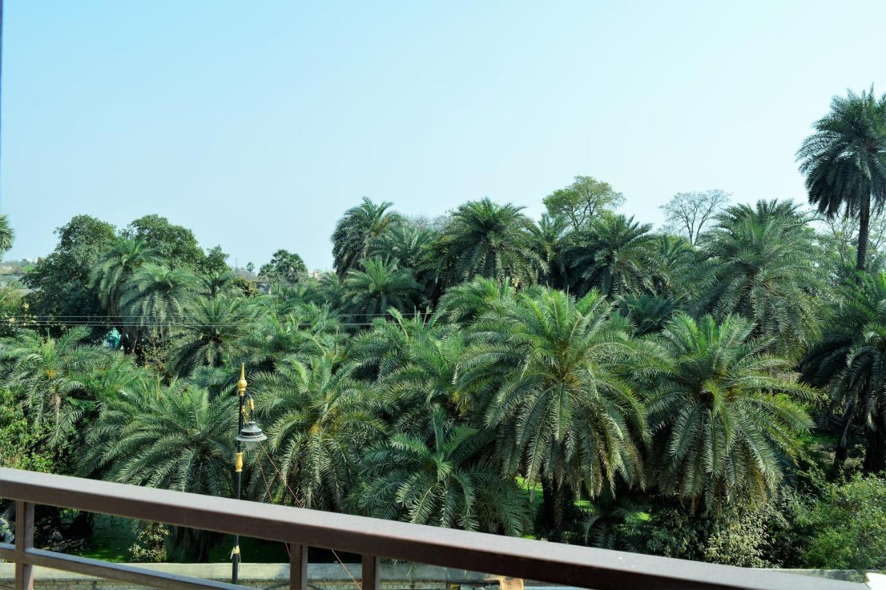 Pretty Garden View Apartment 3Bhk Furnished Flat Near Kashi Vishwanath Temple فاراناسي المظهر الخارجي الصورة